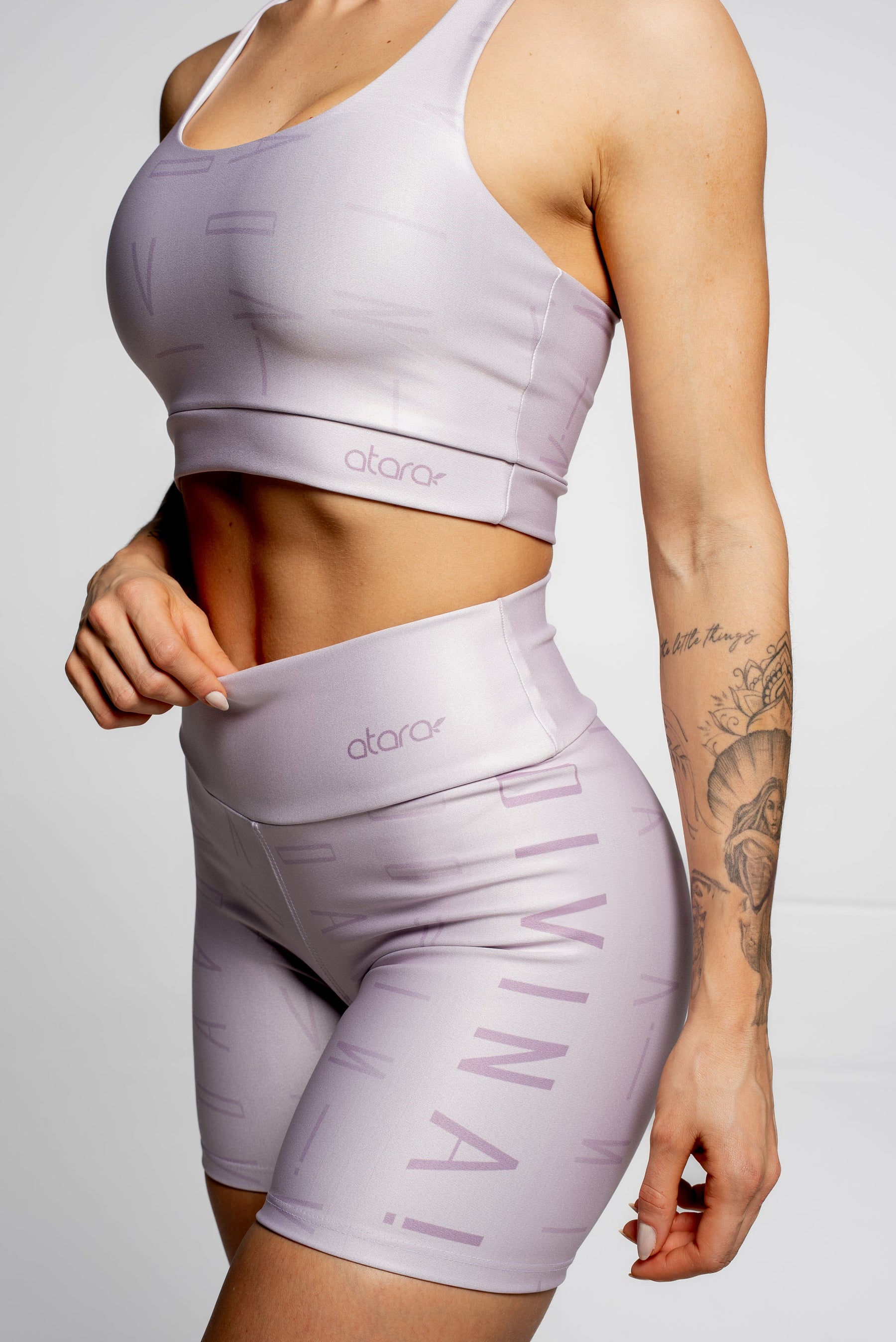 Bermuda Estampa Divina Lilás