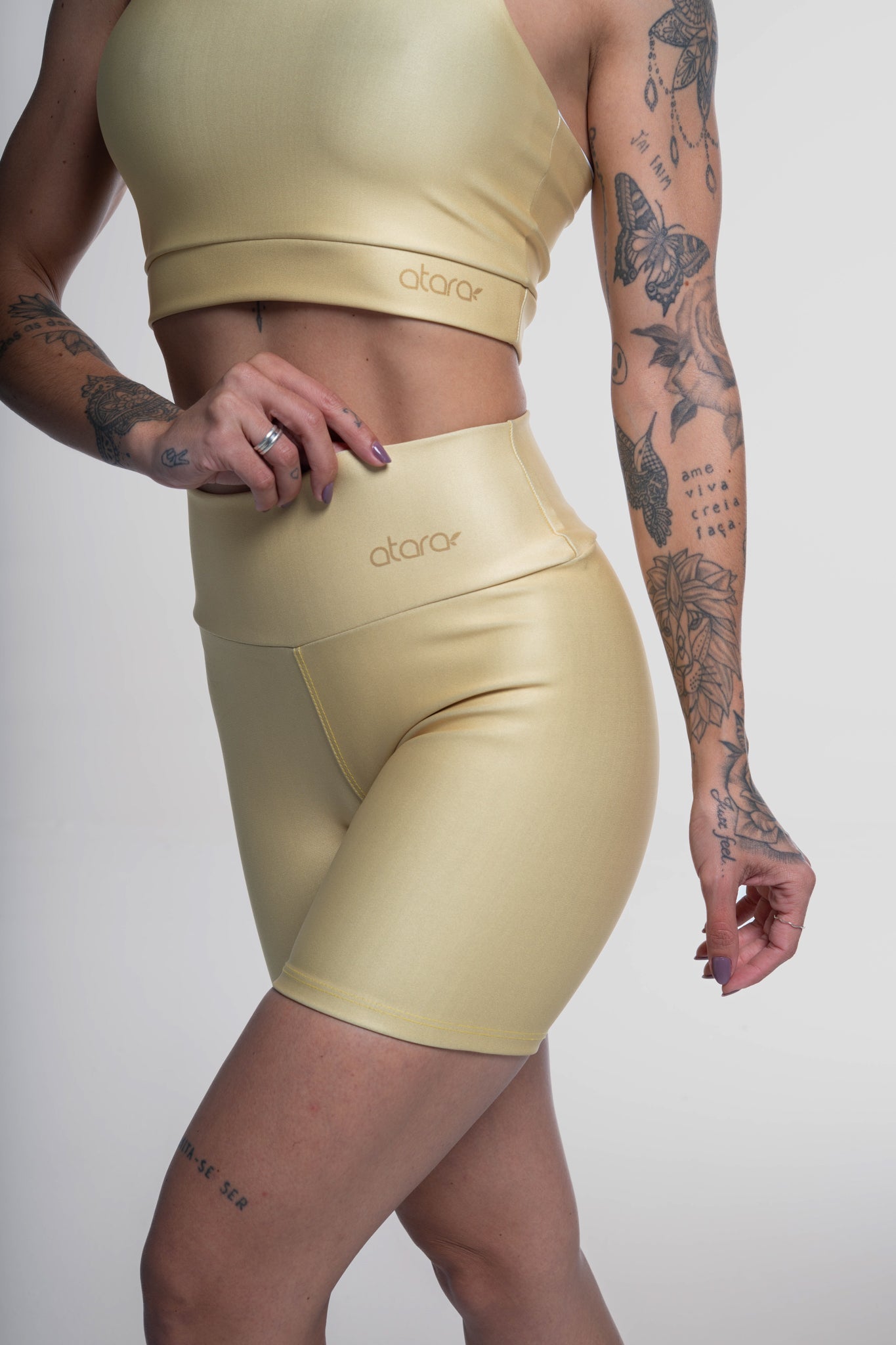 Bermuda Estampa Lisa Amarelo