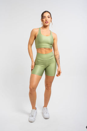 Bermuda Estampa Lisa Verde Musgo