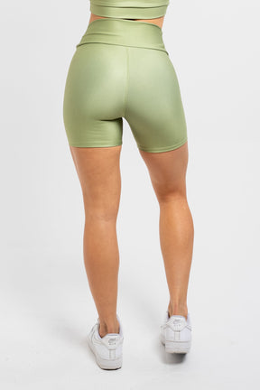 Bermuda Estampa Lisa Verde Musgo