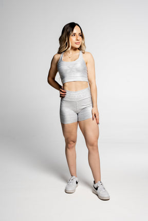 Shorts Curto Rajado Claro