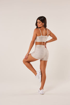 Shorts Divina Dourado