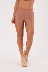 Shorts Liso Caramelo